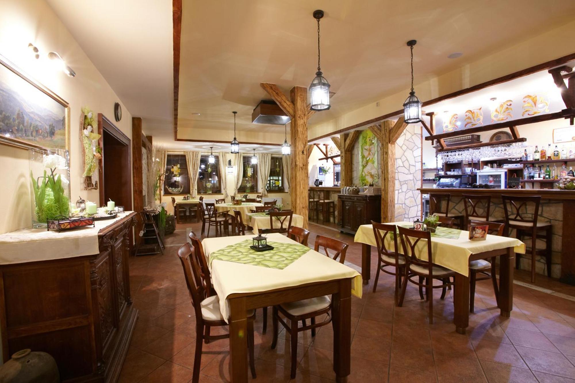 Penzion A Restaurace Stare Casy Horní Bečva Kültér fotó